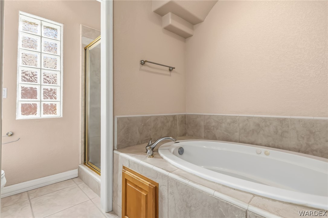 1825 E Shore Villas Drive 6