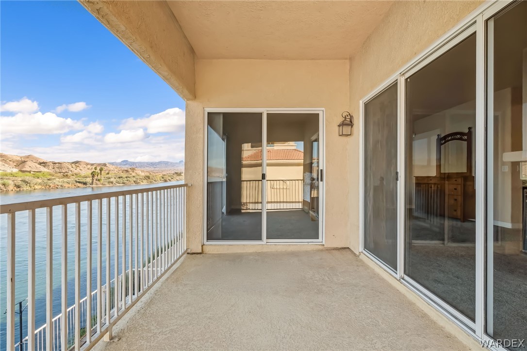 1825 E Shore Villas Drive 6