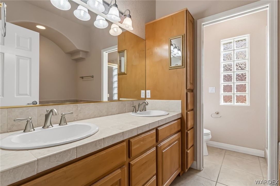 1825 E Shore Villas Drive 6