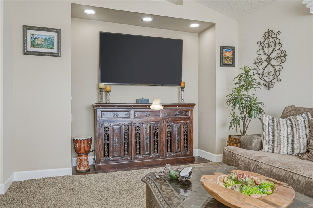 537 Roadrunner Drive