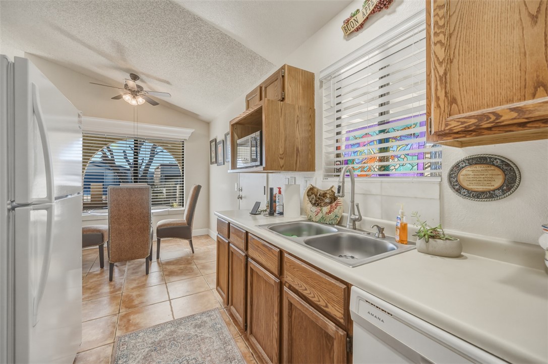 537 Roadrunner Drive