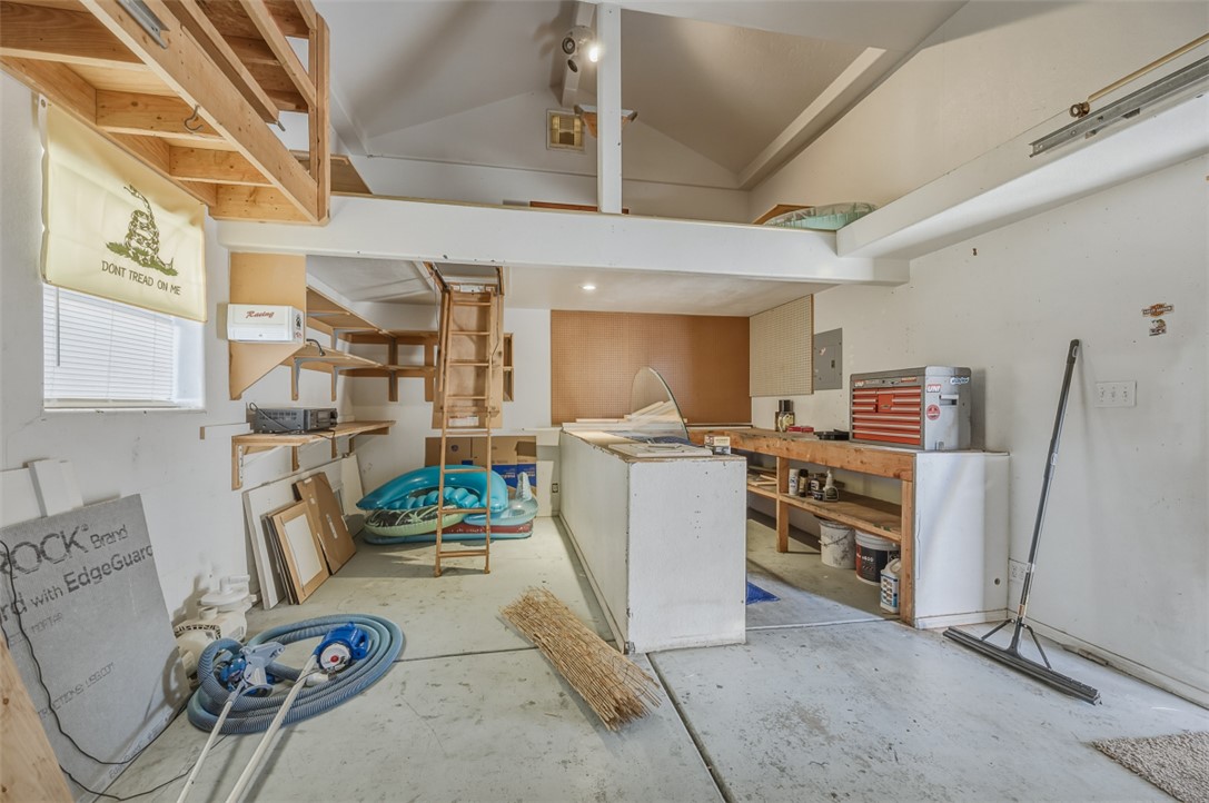 537 Roadrunner Drive
