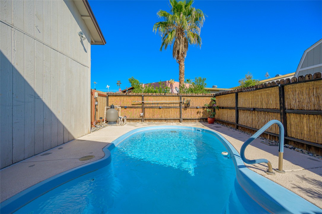 537 Roadrunner Drive