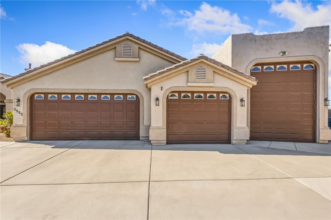 2552 Majestic Way