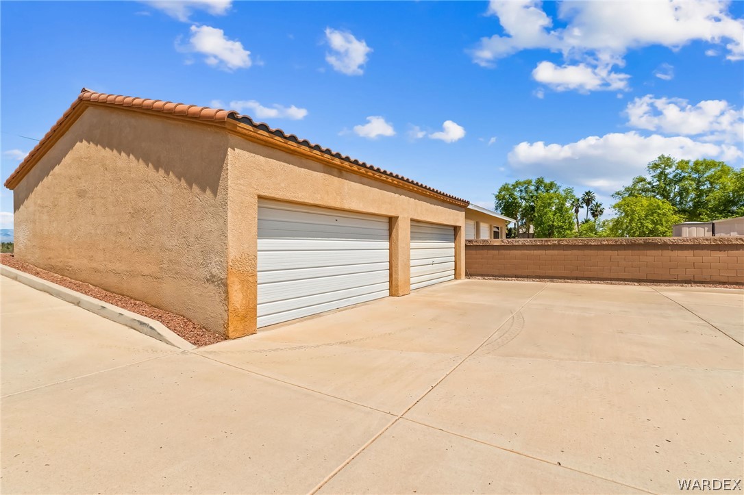 1084 E Dike Road
