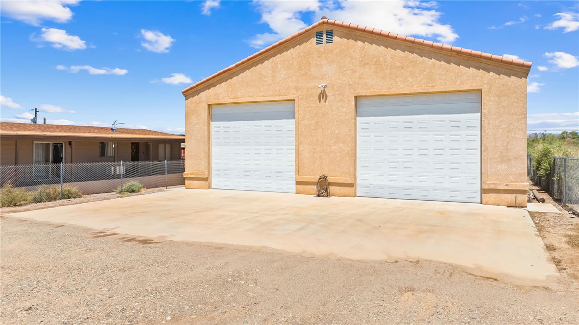 1084 E Dike Road