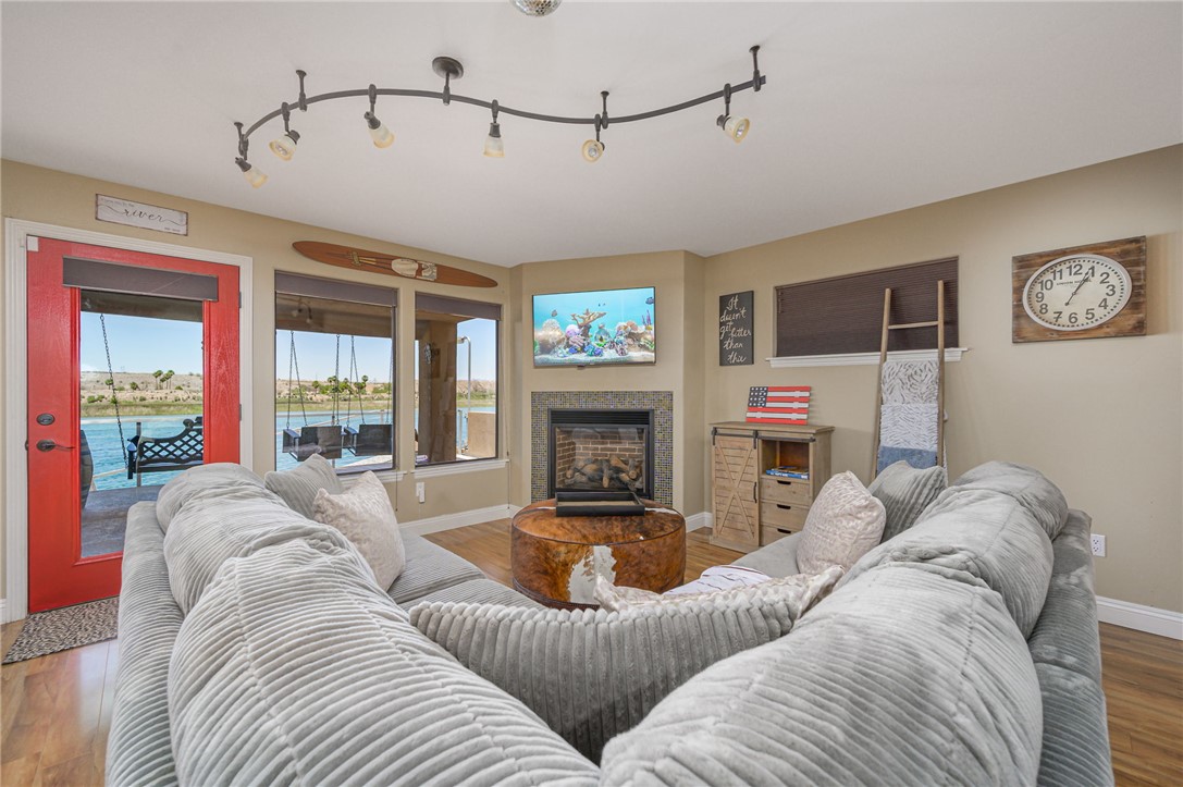 987 Riverfront Drive