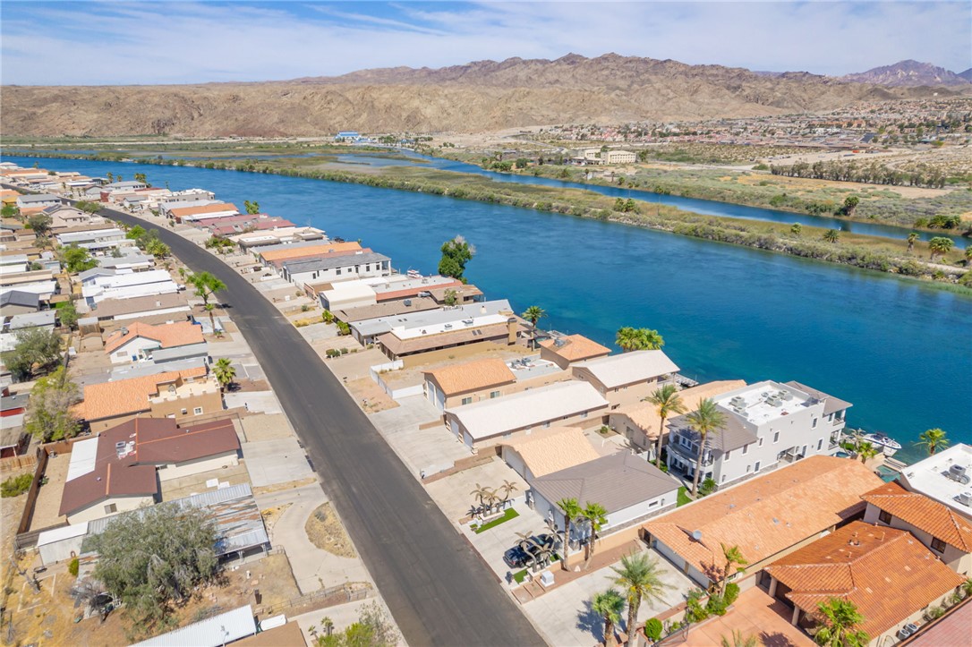 851 Riverfront Drive