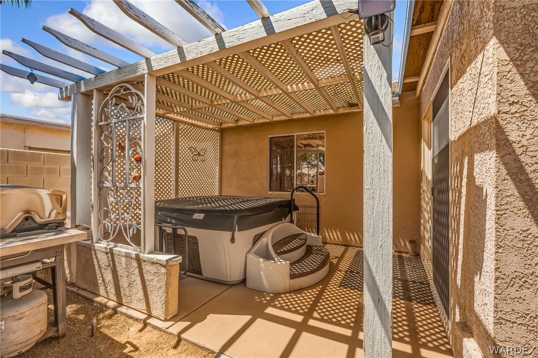 2442 E Brittlebush Drive
