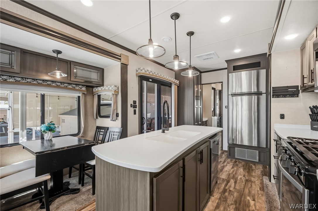 2000 Ramar Road 111
