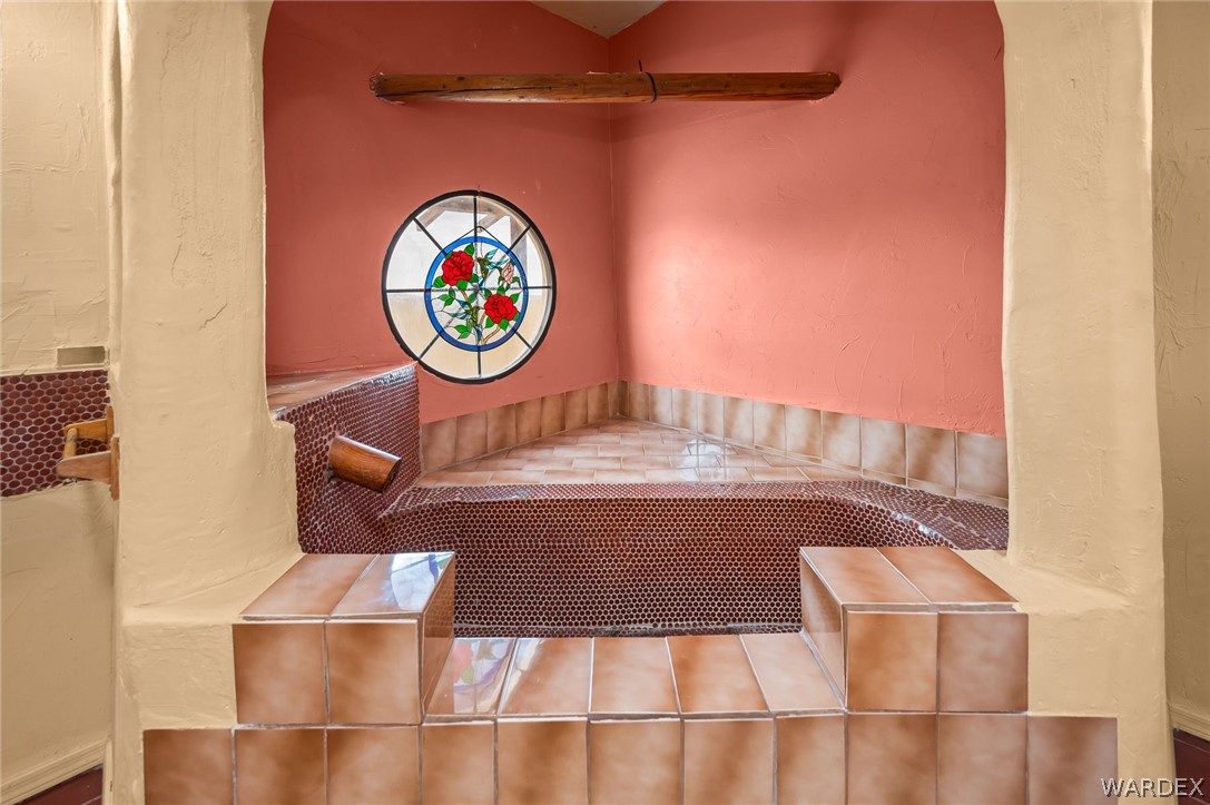 6309 N Laguna Road