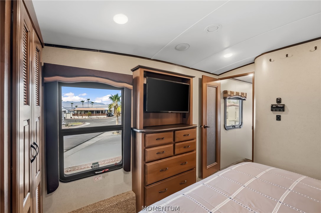 2000 Ramar Road 401