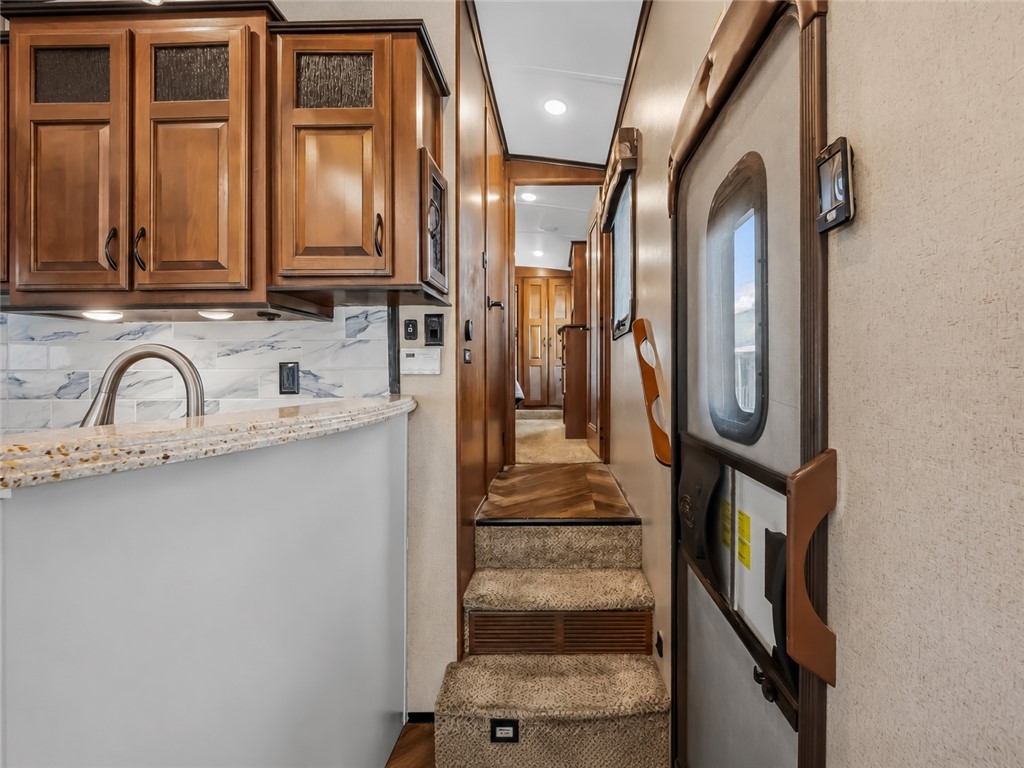 2000 Ramar Road 401