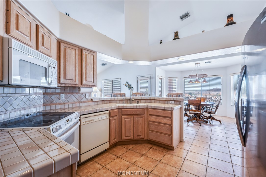 3467 Warren Court