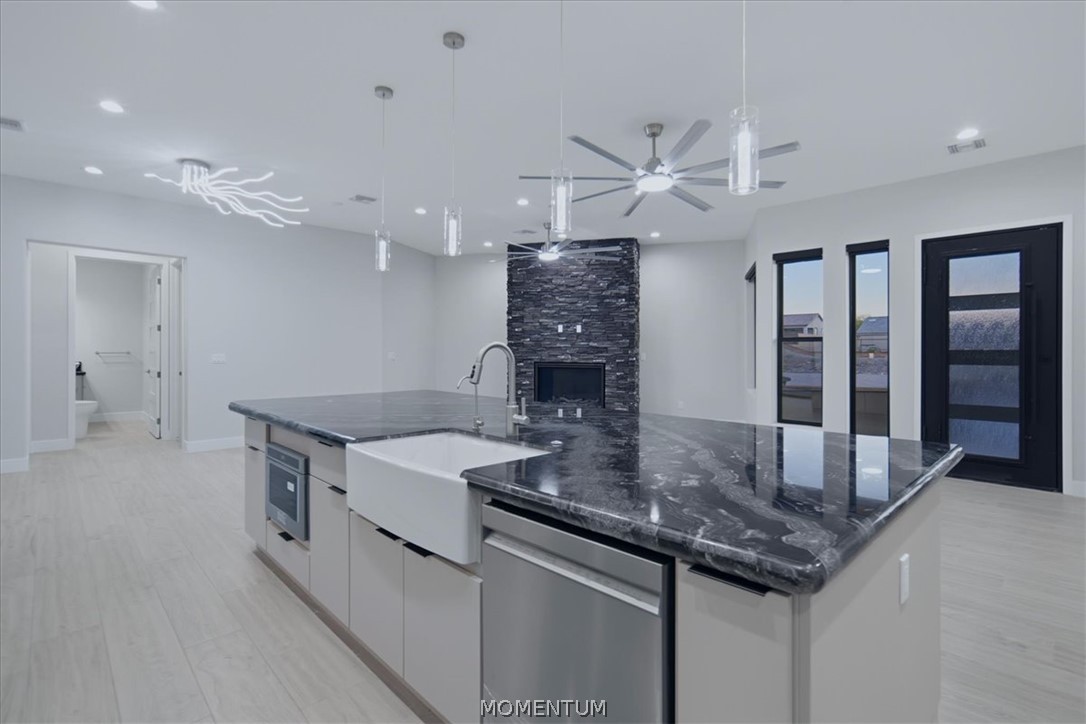 2633 Shoreline Cove