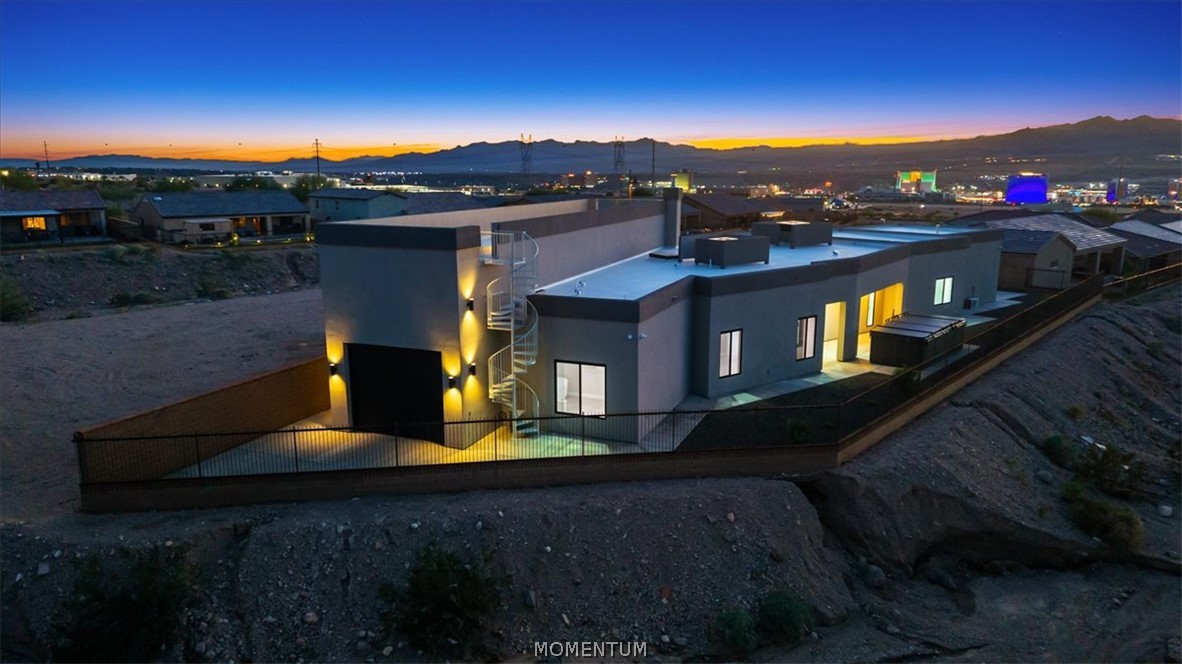 2633 Shoreline Cove