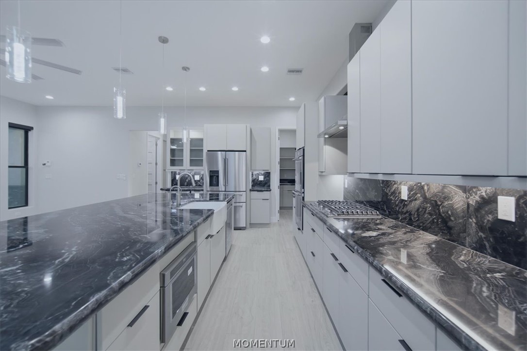 2633 Shoreline Cove