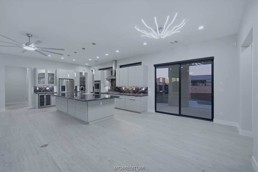 2633 Shoreline Cove