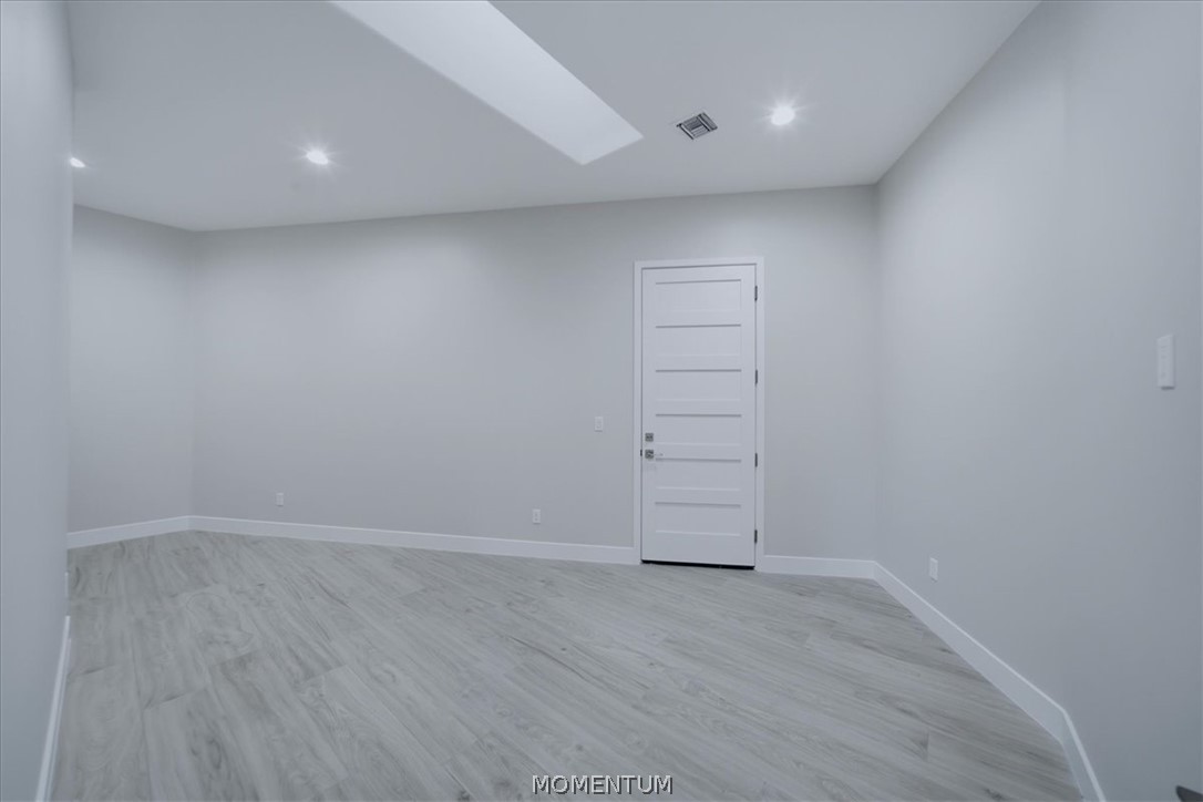 2633 Shoreline Cove