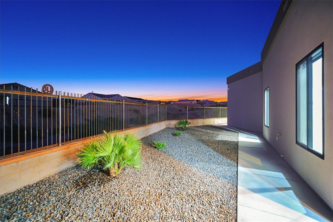 2633 Shoreline Cove