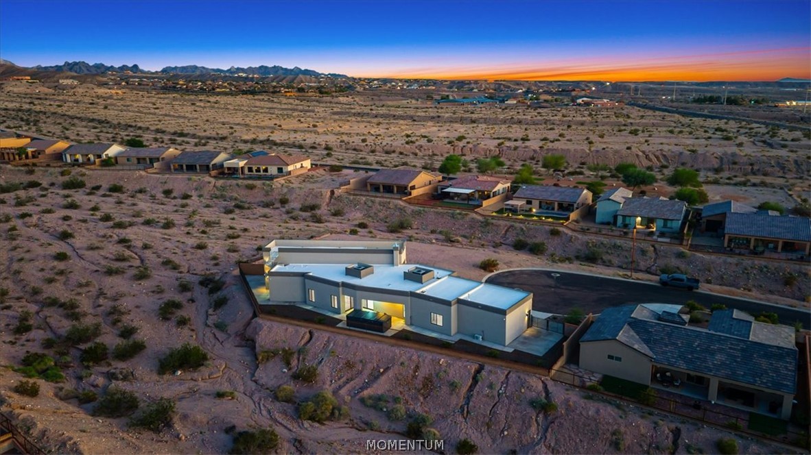 2633 Shoreline Cove