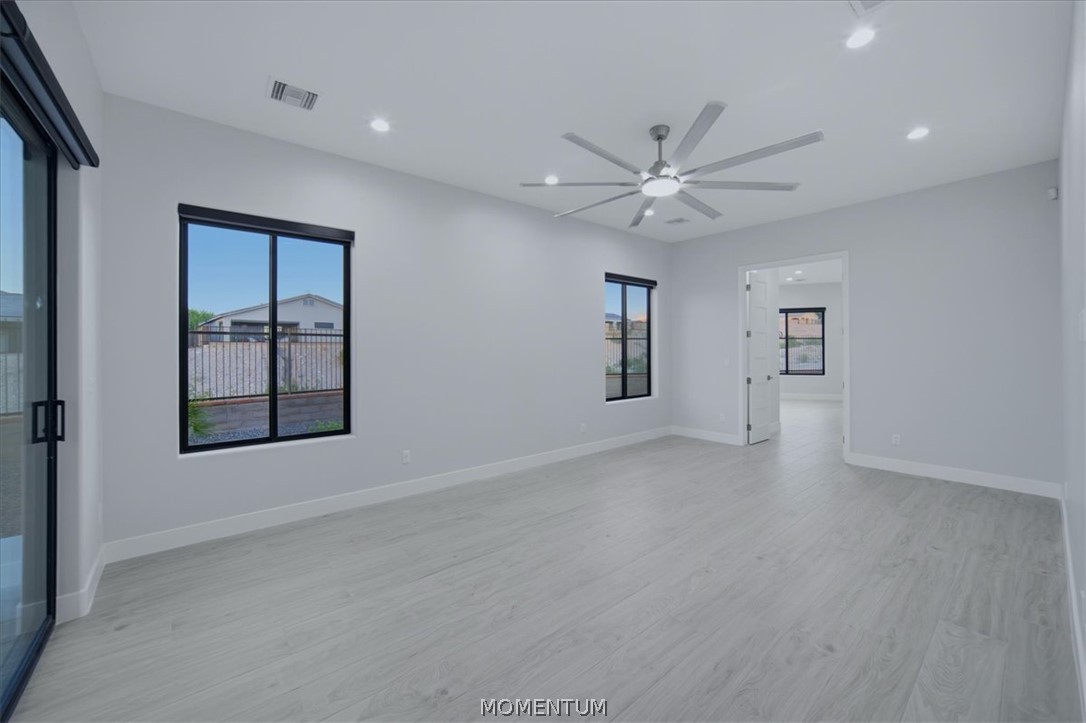 2633 Shoreline Cove