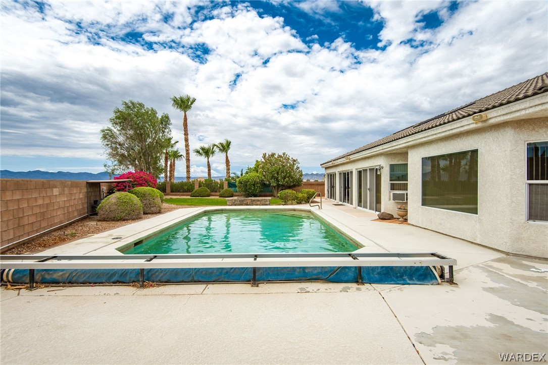 2516 Whispering Ridge Drive