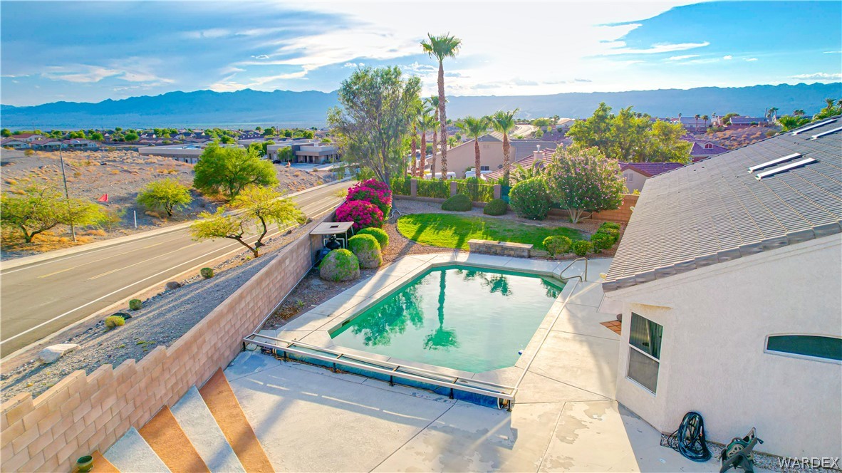 2516 Whispering Ridge Drive