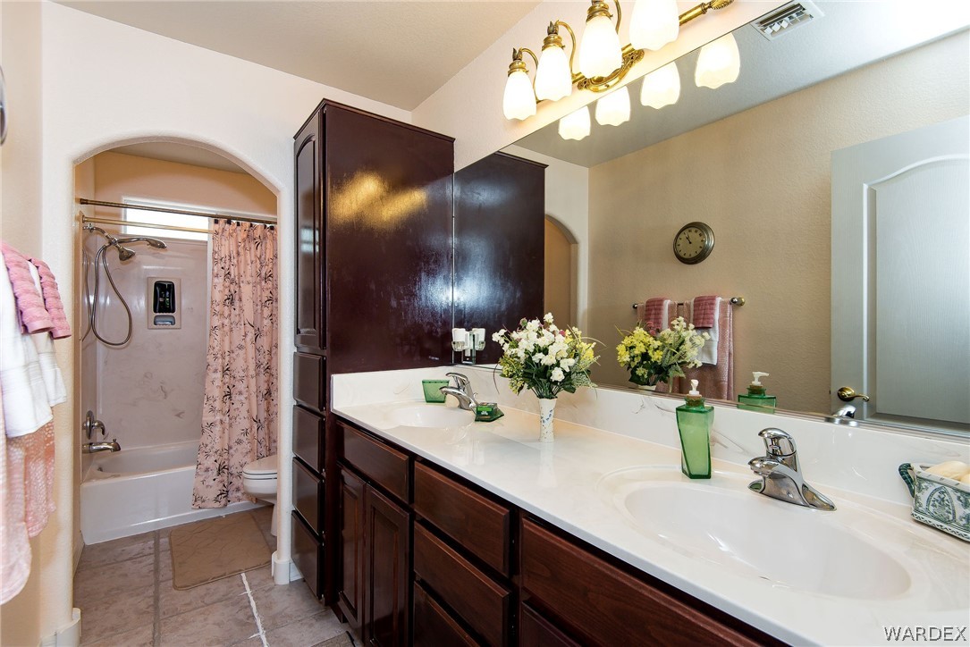2516 Whispering Ridge Drive