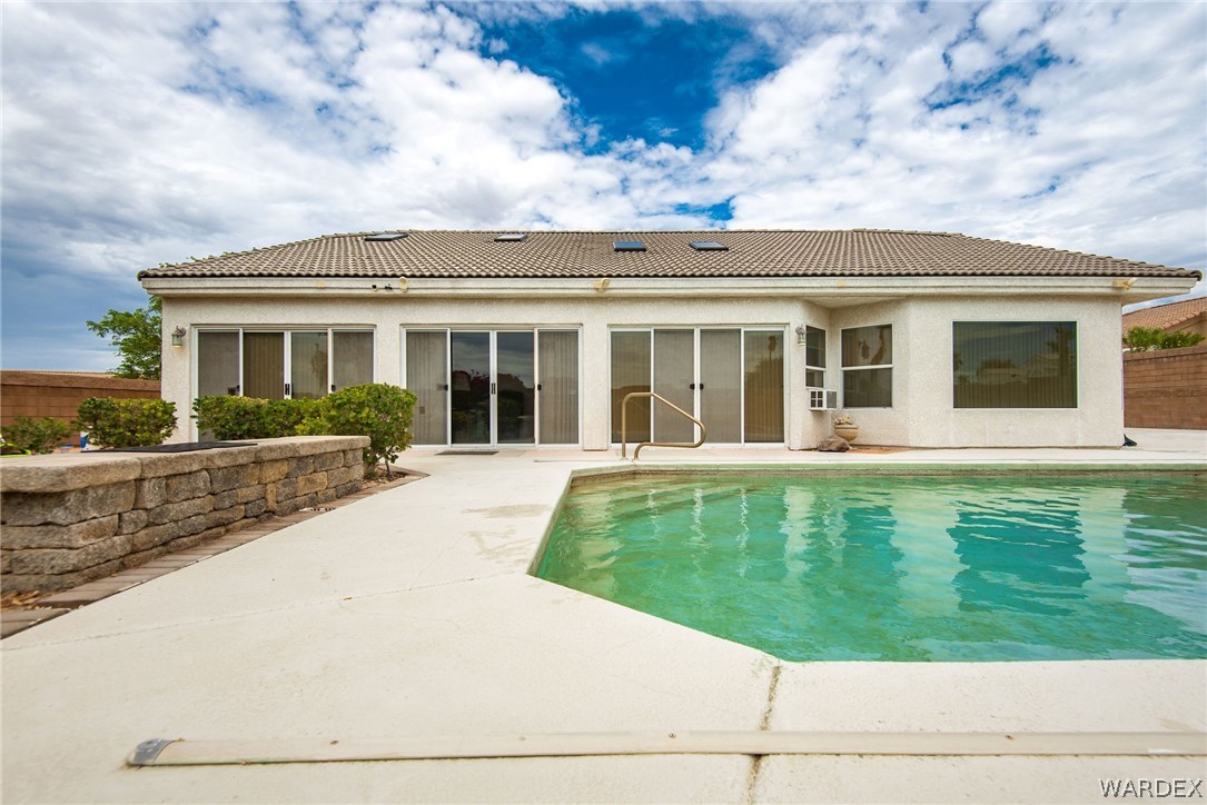 2516 Whispering Ridge Drive