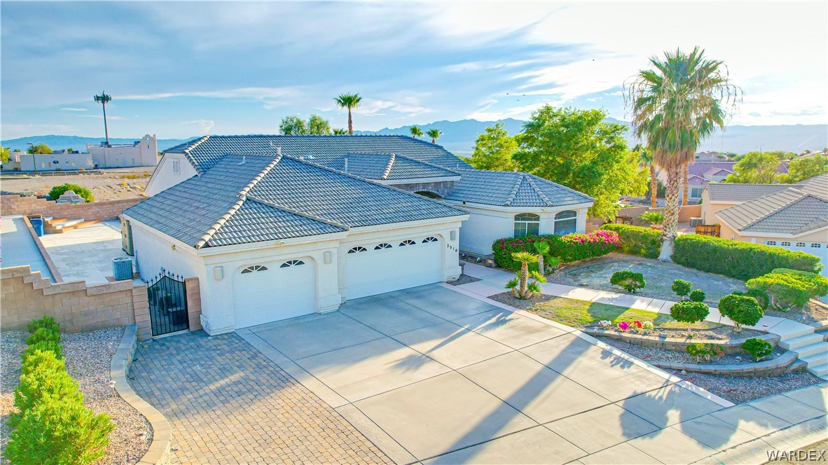 2516 Whispering Ridge Drive