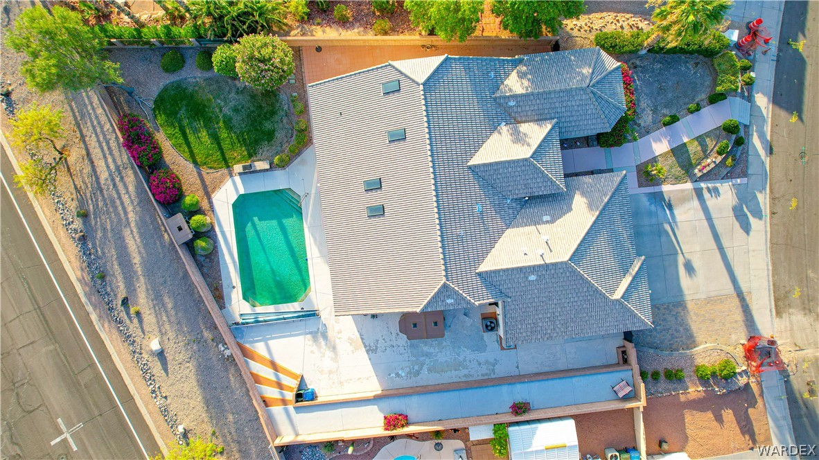 2516 Whispering Ridge Drive
