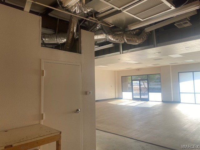 2585 Miracle Mile 128-129