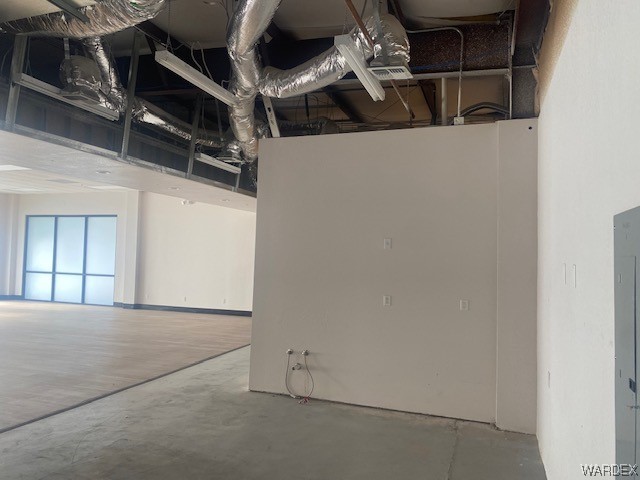 2585 Miracle Mile 128-129