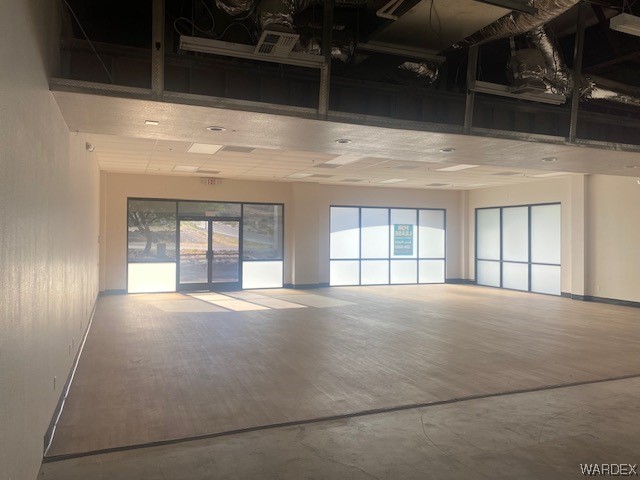 2585 Miracle Mile 128-129
