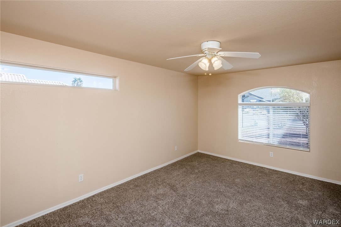 5753 Desert Lakes Drive