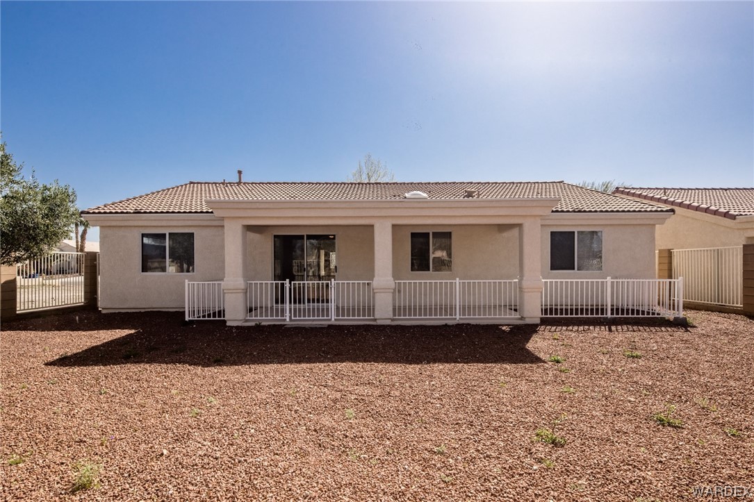 5753 Desert Lakes Drive