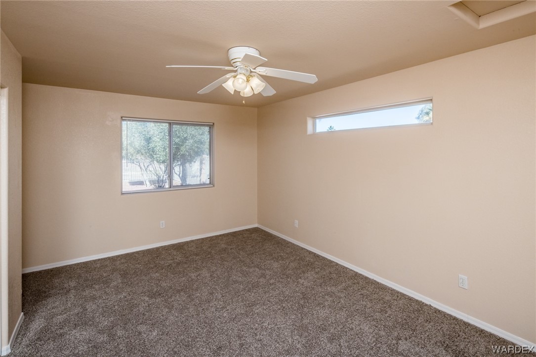 5753 Desert Lakes Drive