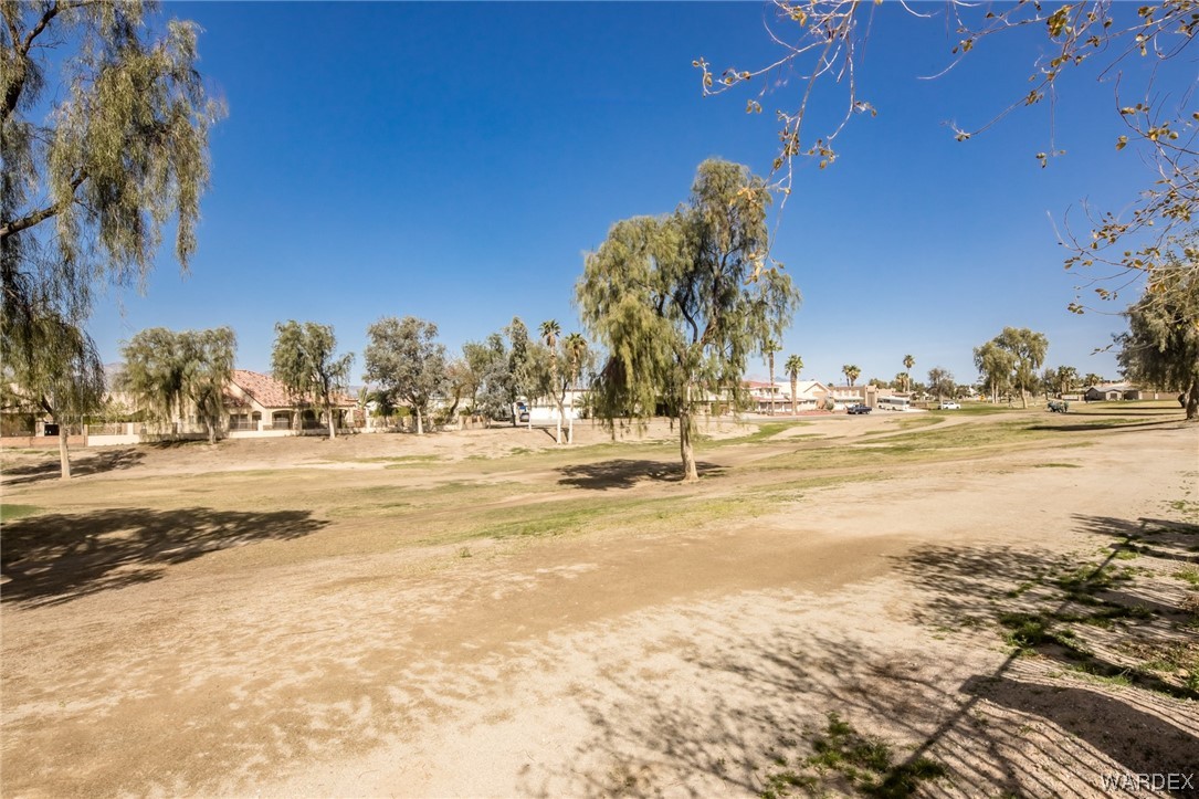 5753 Desert Lakes Drive
