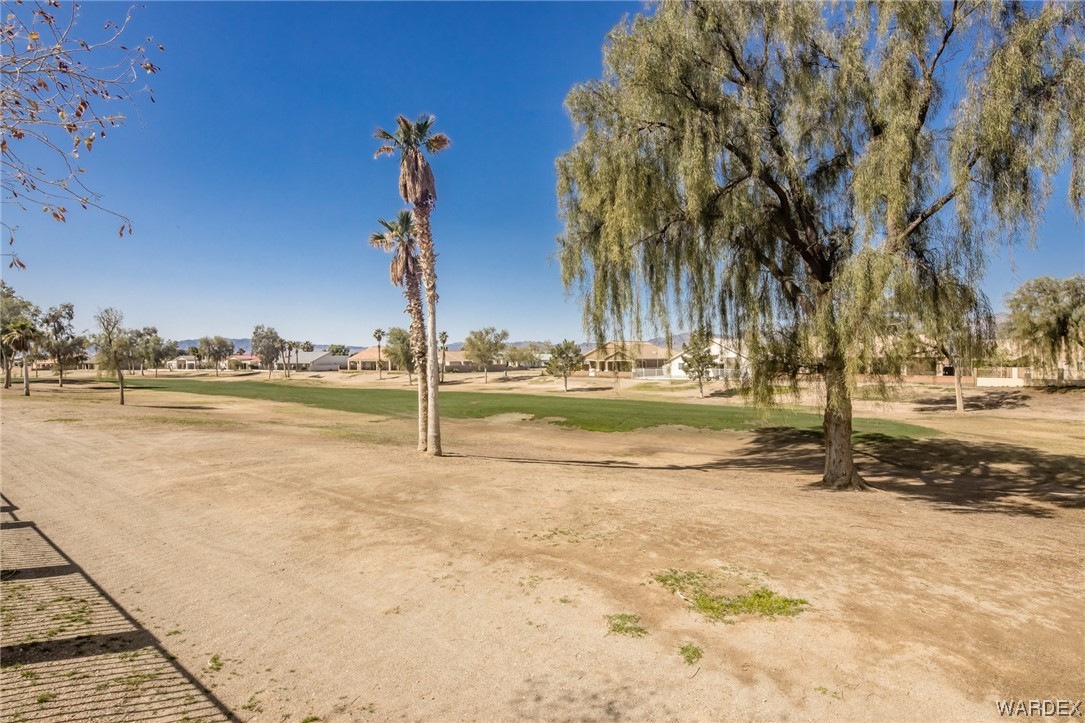 5753 Desert Lakes Drive