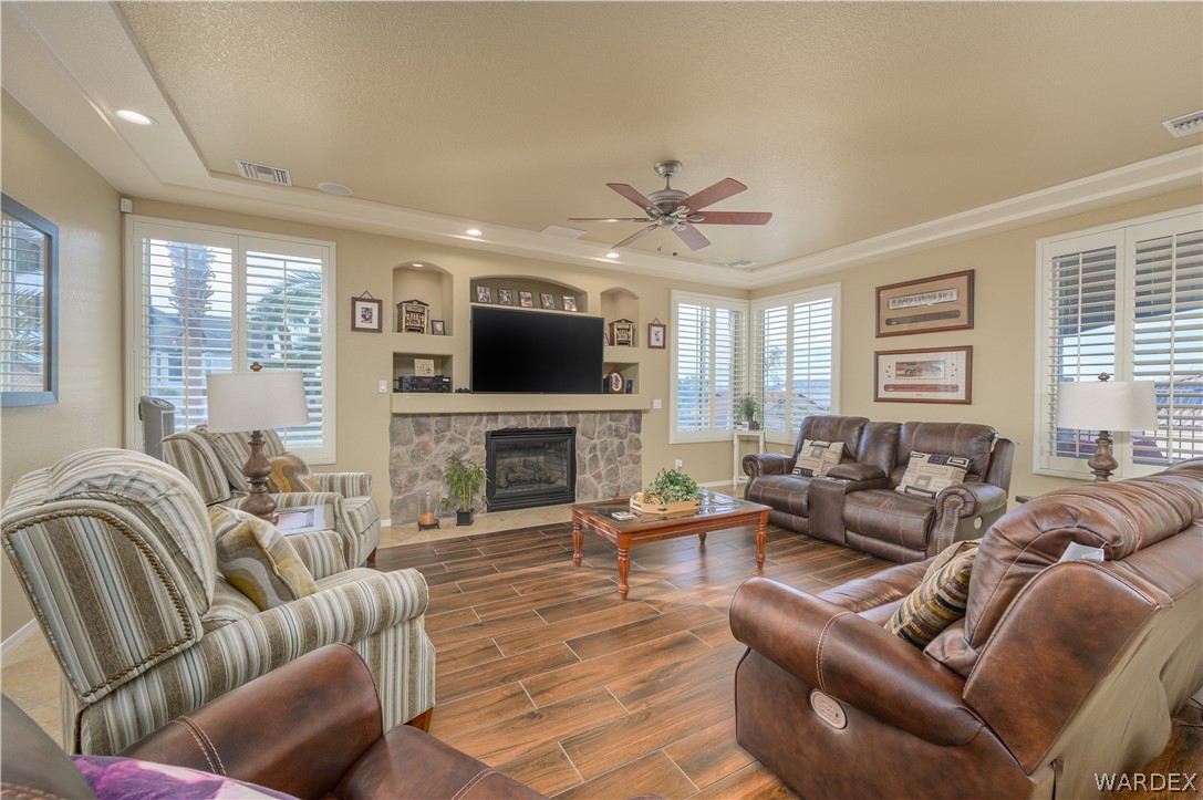 2901 Desert Vista Drive