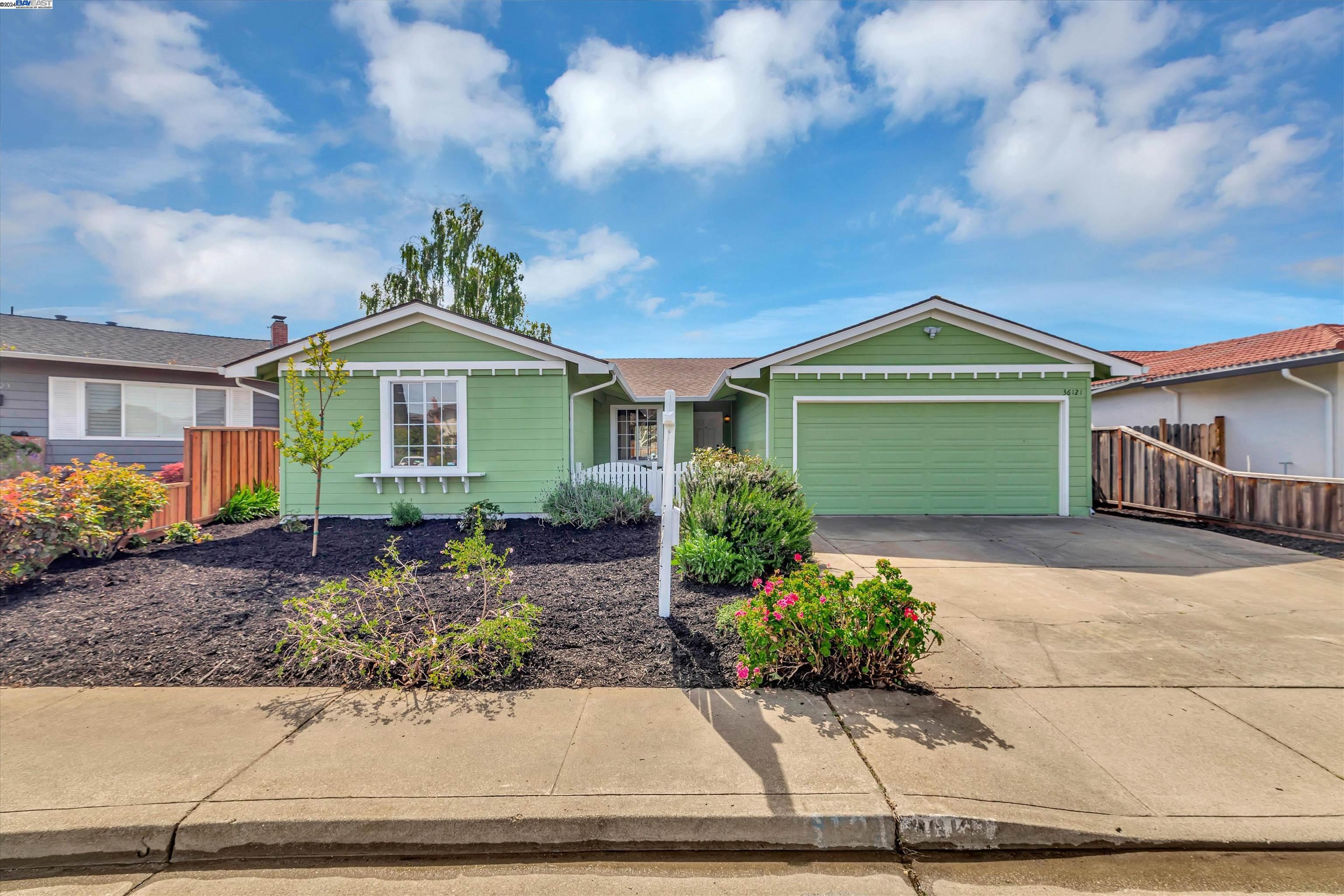 36121 Fanshawe Ct