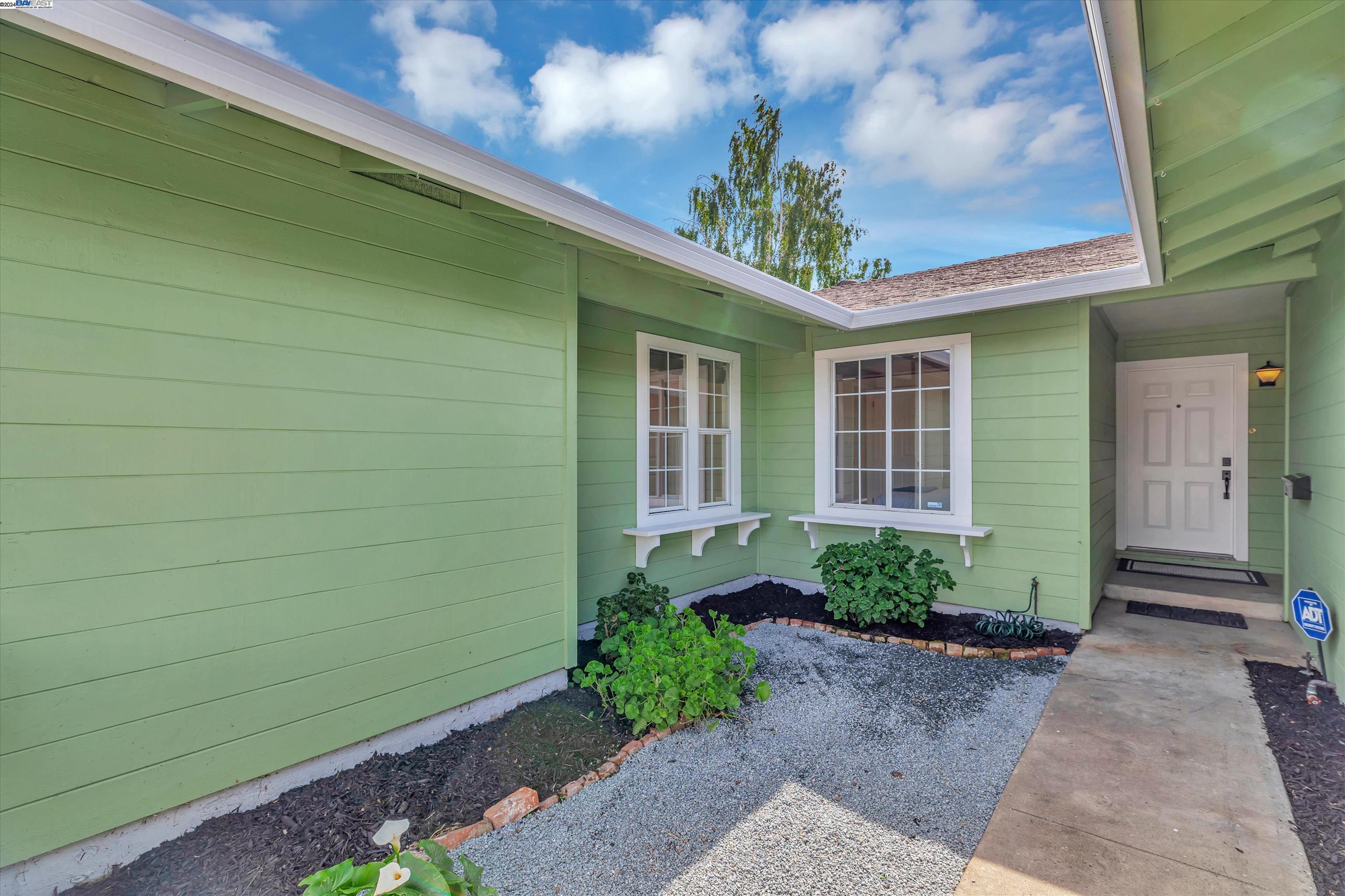 36121 Fanshawe Ct