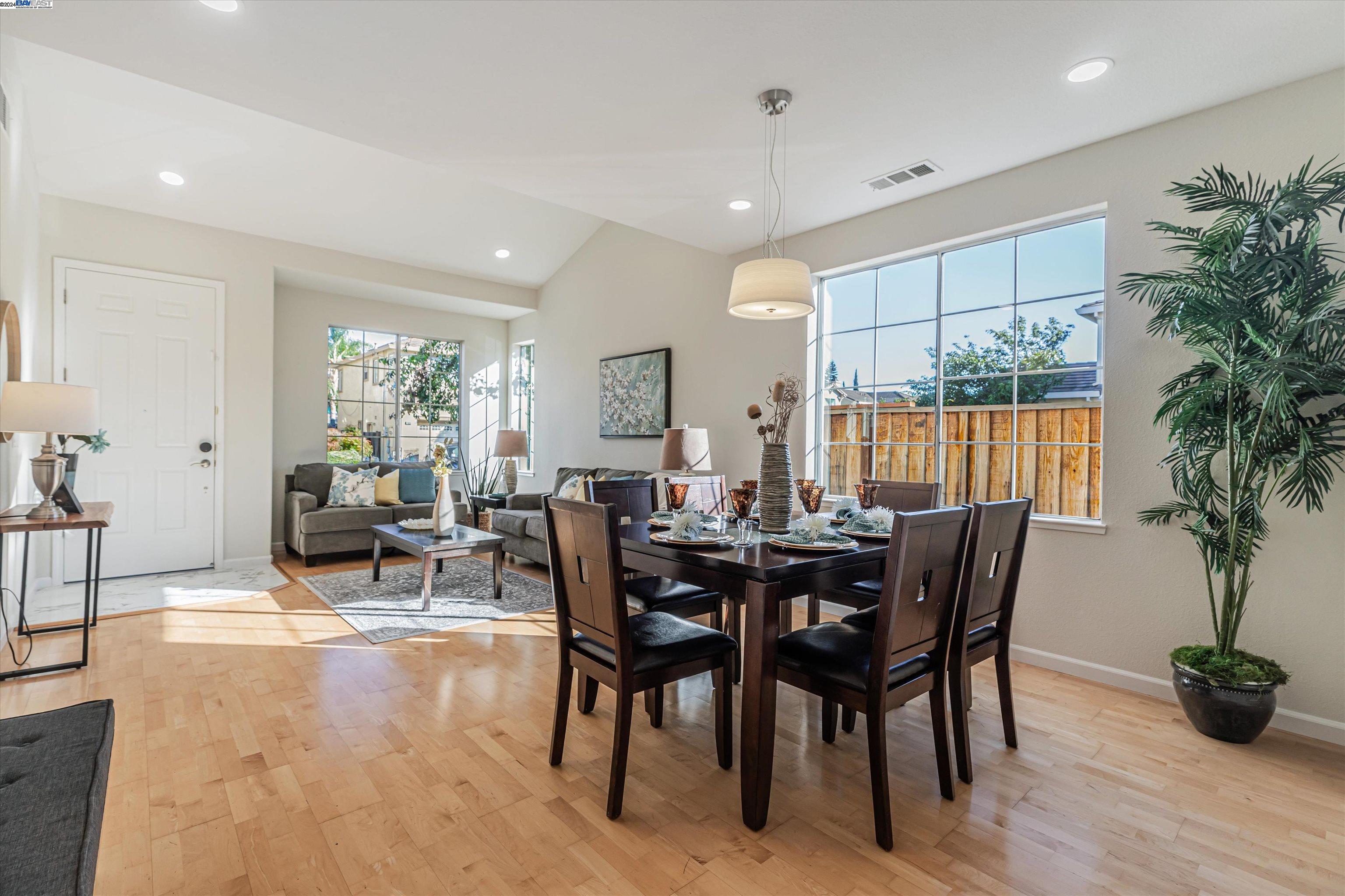 4969 Roselle Cmn