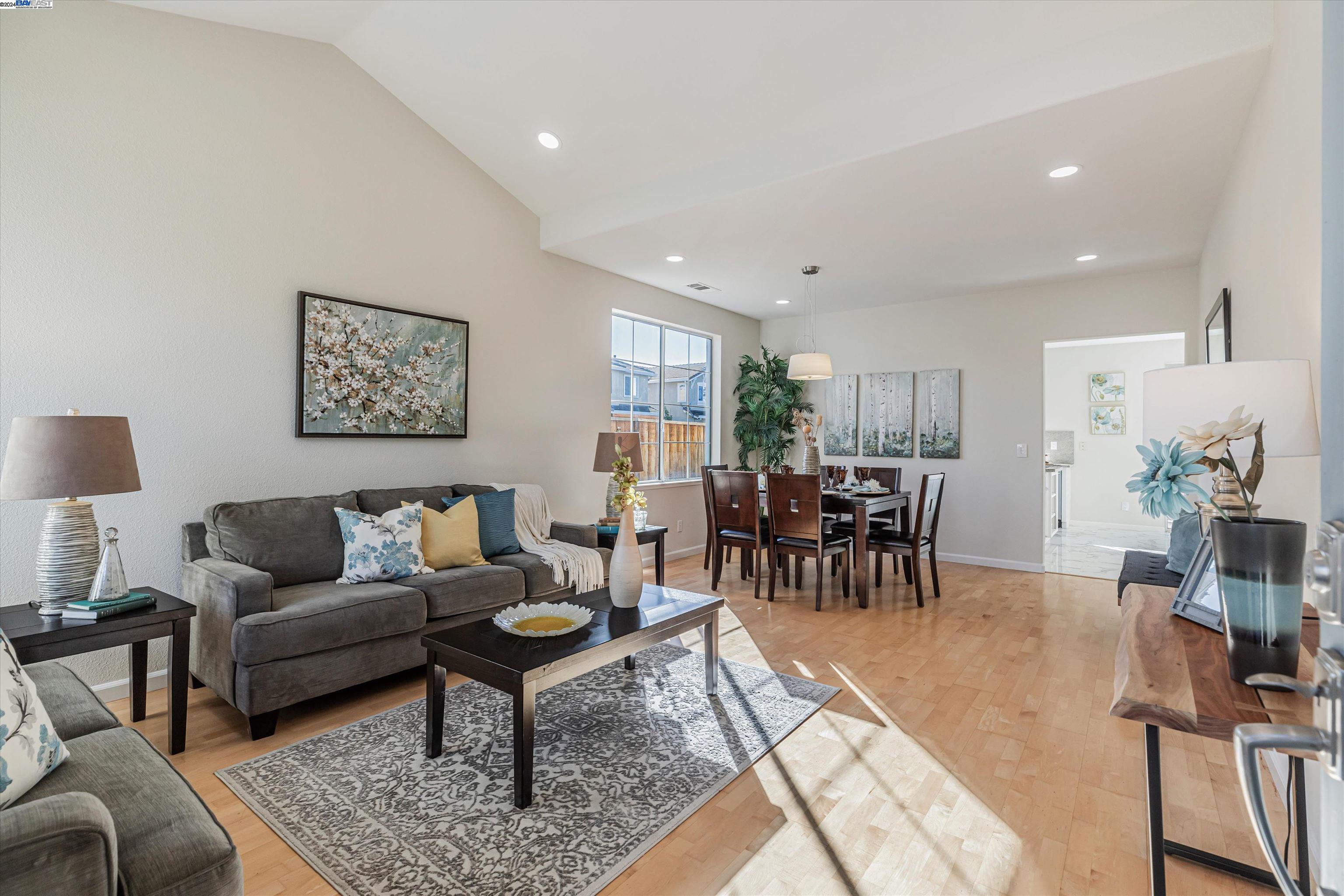 4969 Roselle Cmn