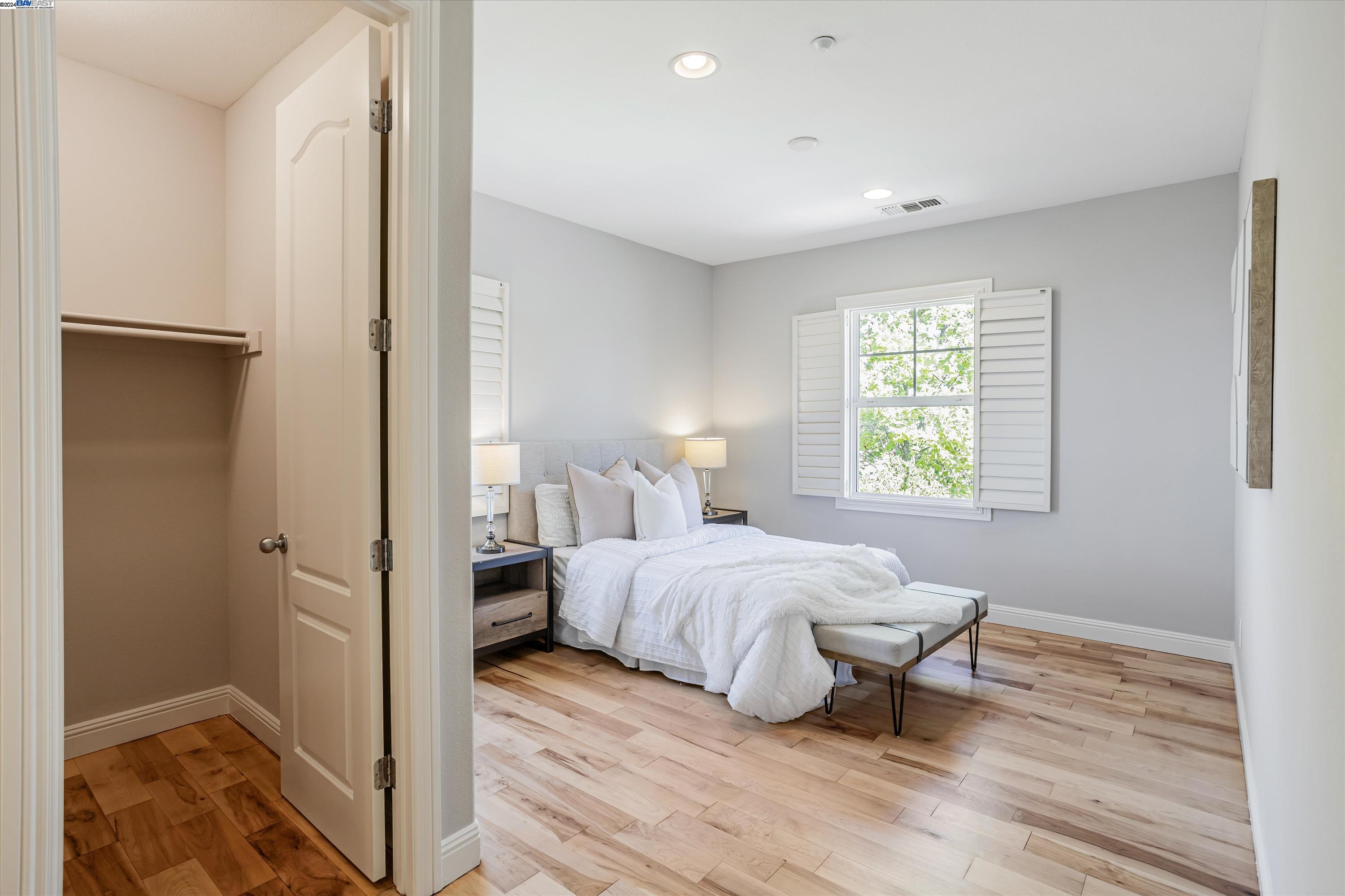 260 Carrick Cir