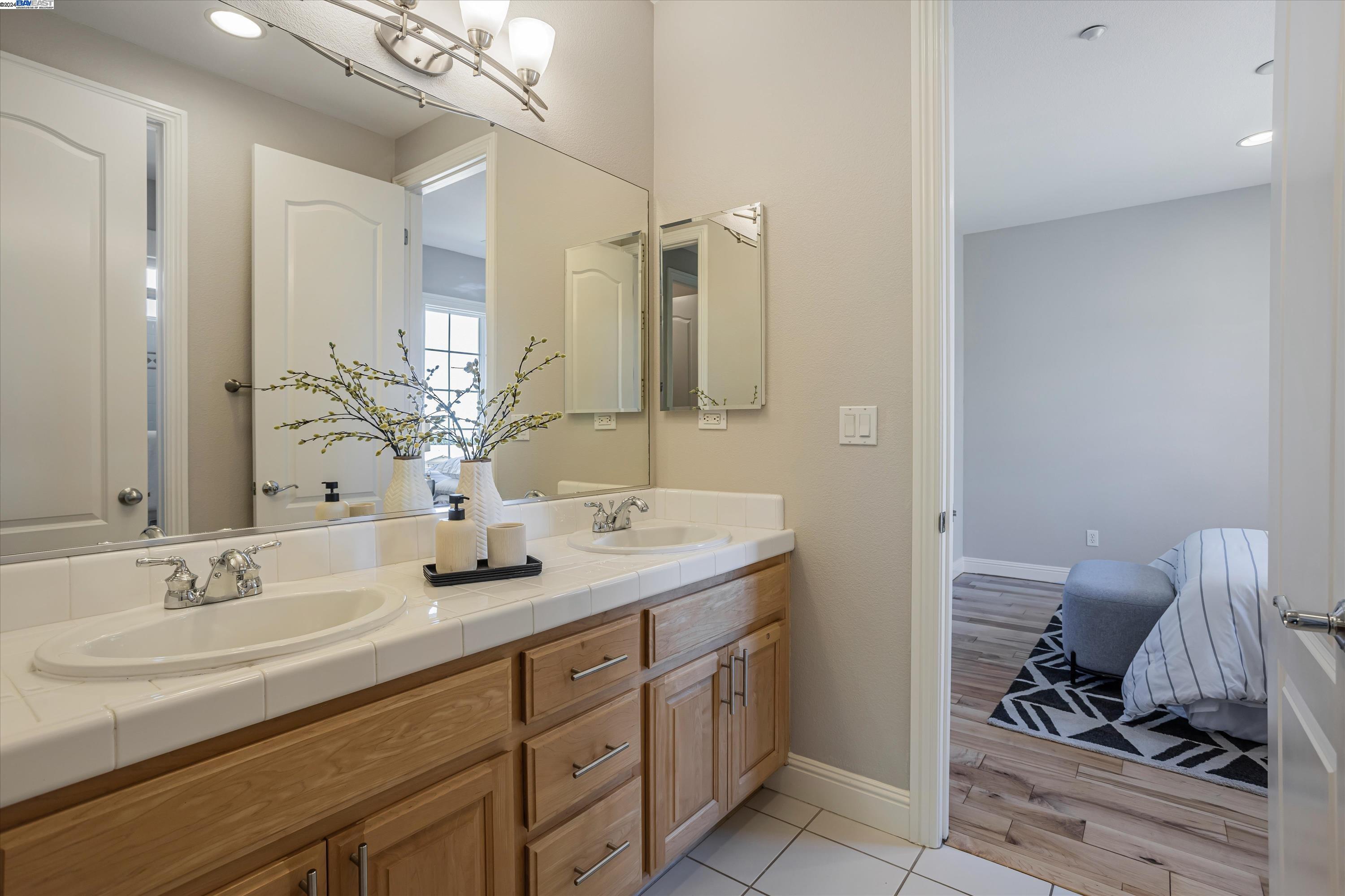 260 Carrick Cir