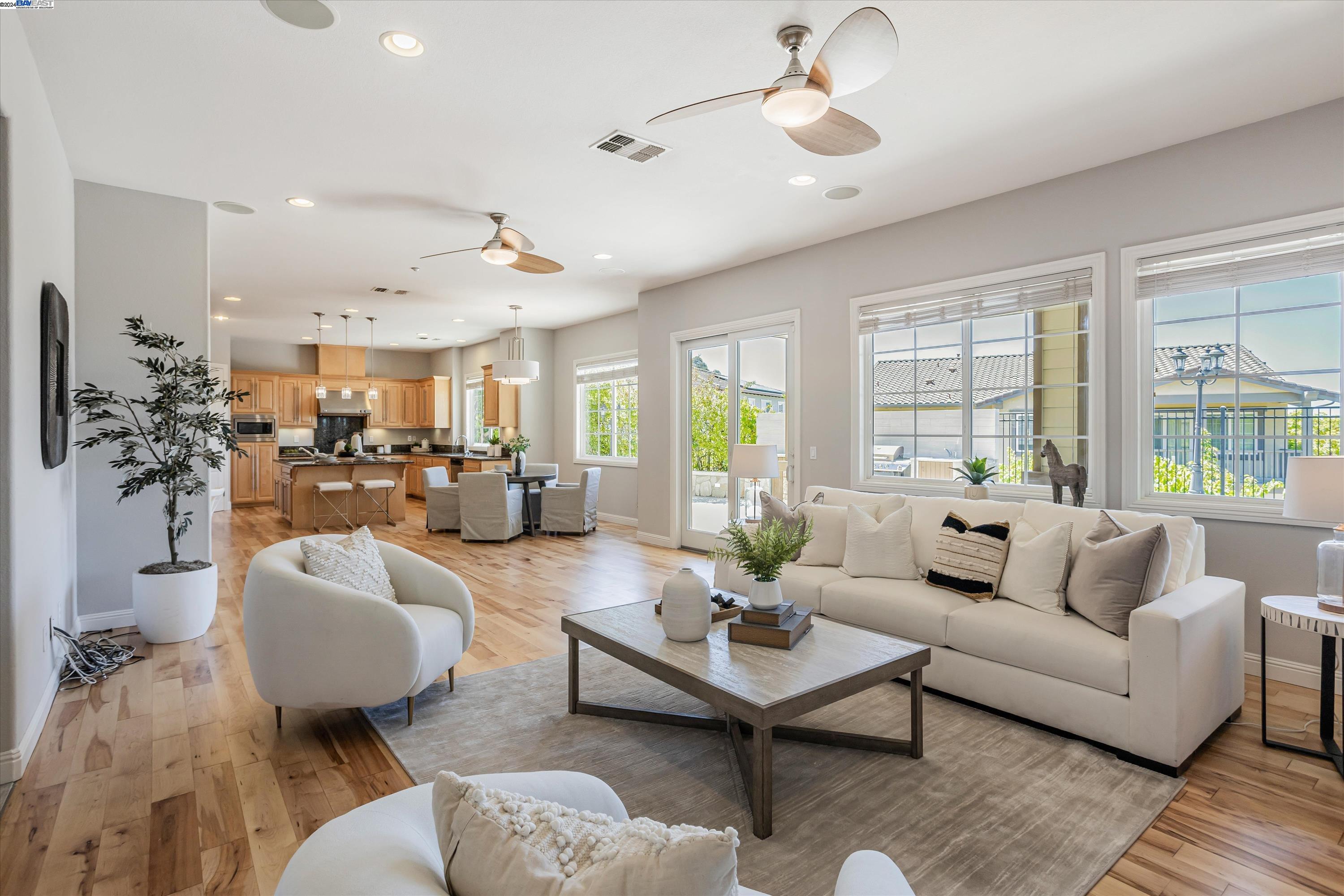 260 Carrick Cir