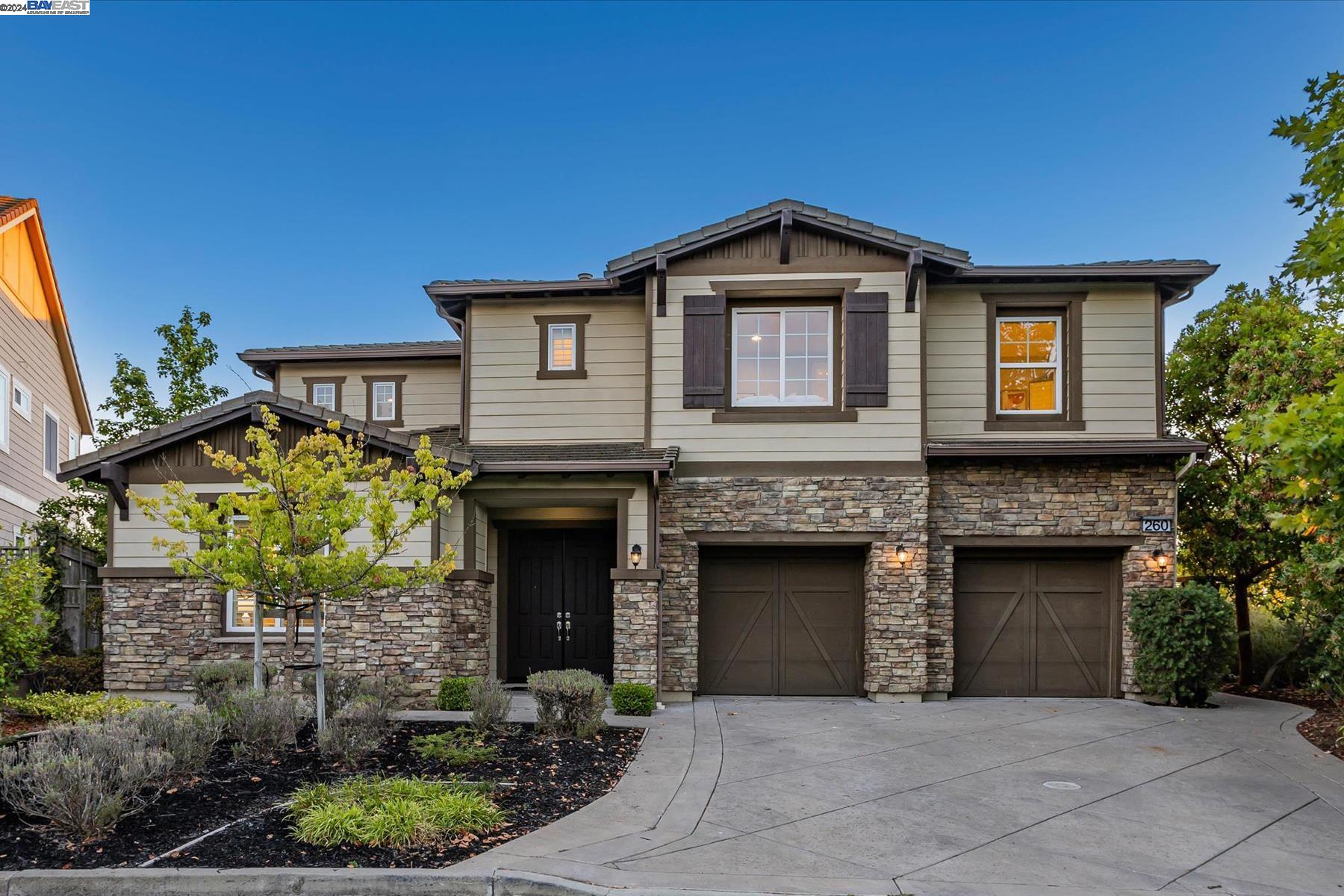 260 Carrick Cir