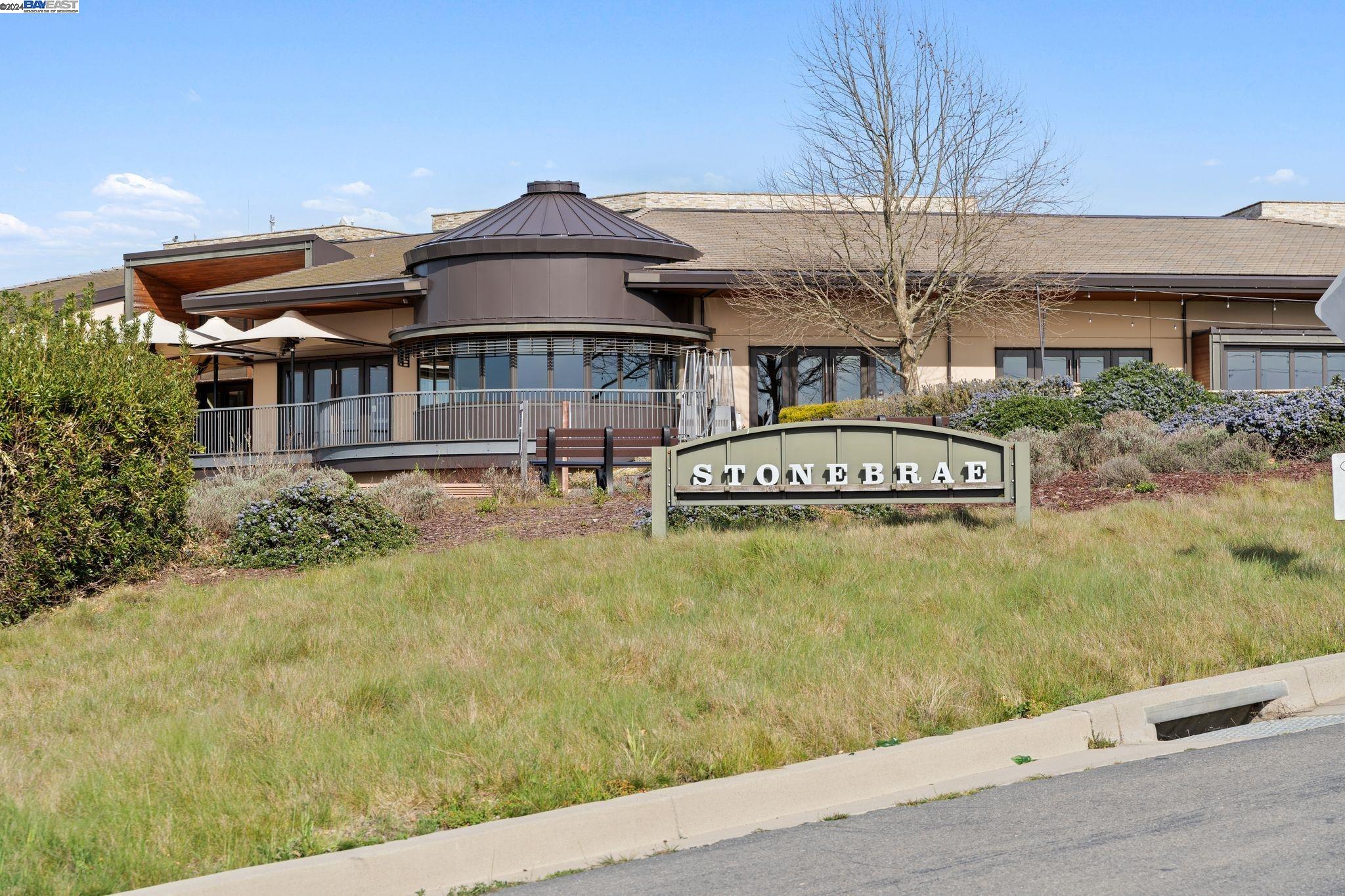 260 Carrick Cir